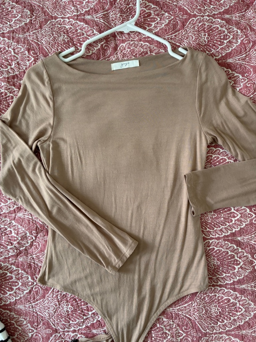 gaze Long-Sleeve Scoop Neck Bodysuit in Taupe
